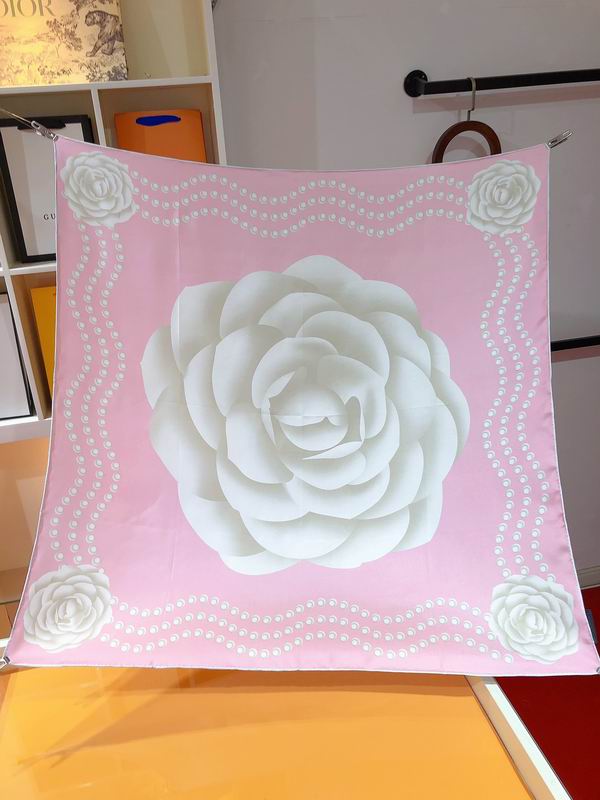 Chanel silk scarf 90X90cm E18 (23)